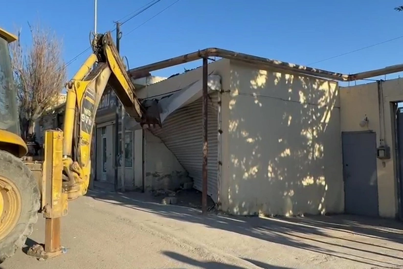 Bakıda qanunsuz tikili sökülüb