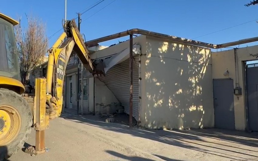 Bakıda qanunsuz tikili sökülüb