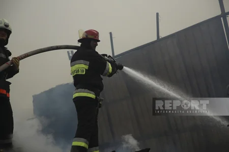 Bakıda inşaat materialları bazarındakı yanğının açıq alov mənbələri söndürülüb - YENİLƏNİB-7