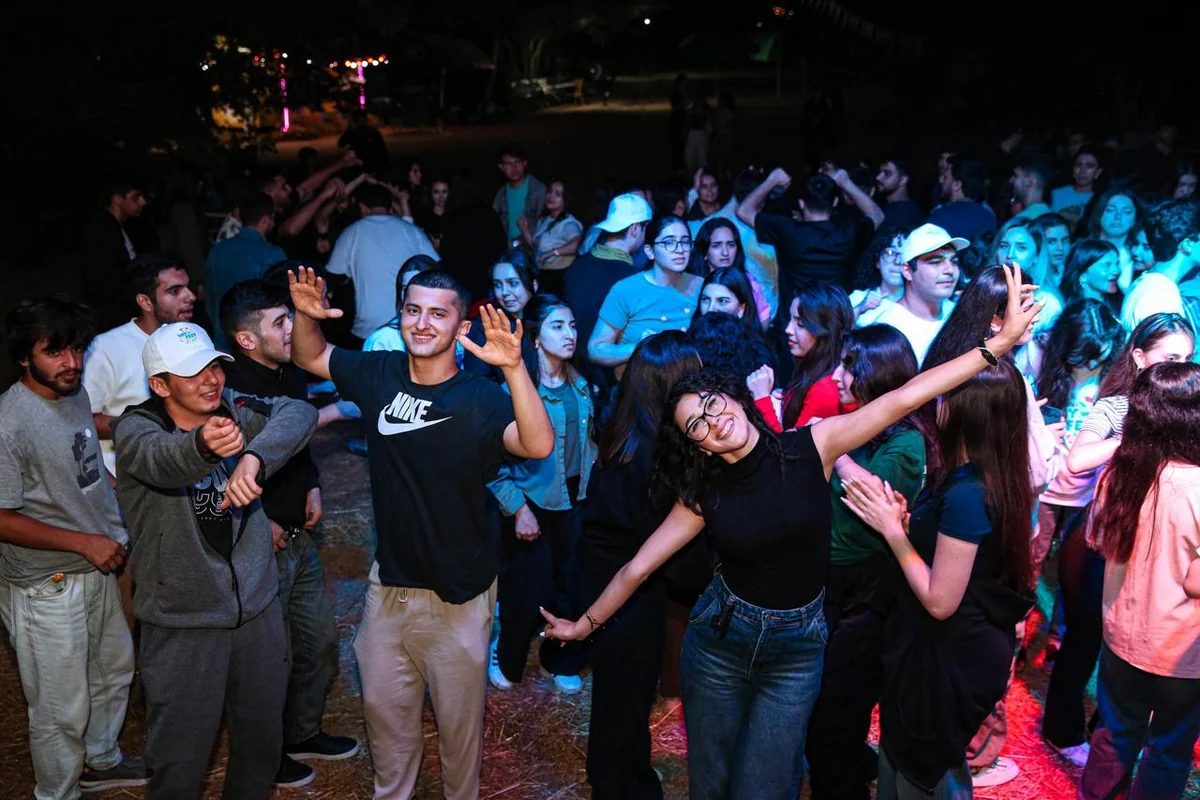 “Yay Fest 2025” gənclərin yüksək enerjisi ilə davam edir