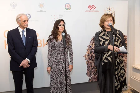 Moskvada Heydər Əliyev Fondunun daha bir layihəsi  Yeddi gözəl sərgisi açılıb - FOTO