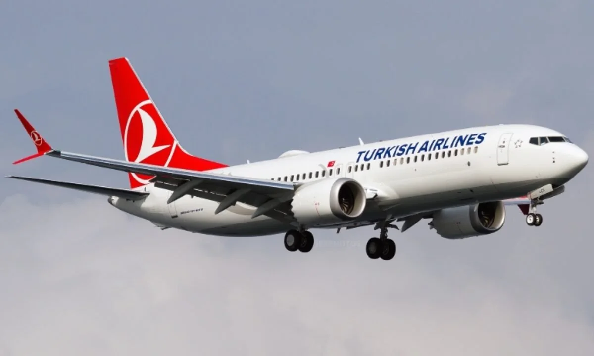 Türk Hava Yollarının təyyarəsi Bakıya təcili eniş edib