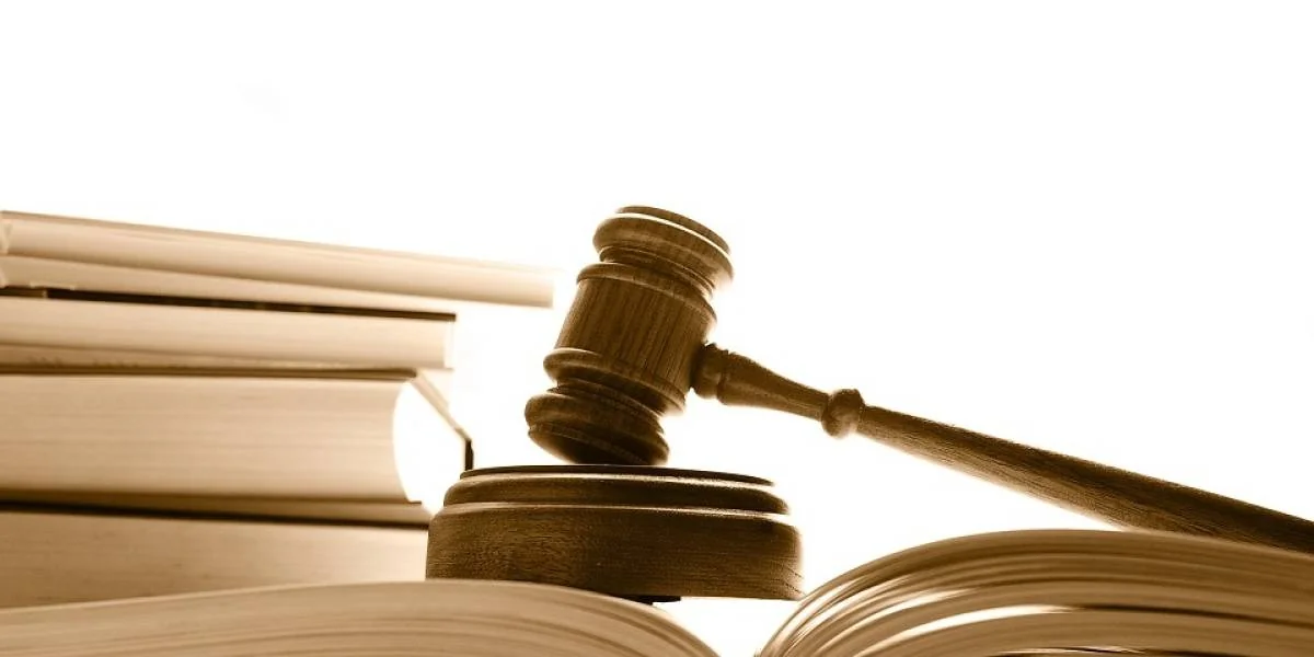 Bakıda 80 min manatlıq dələduzluqda təqsirləndirilən vəkilə hökm oxunub