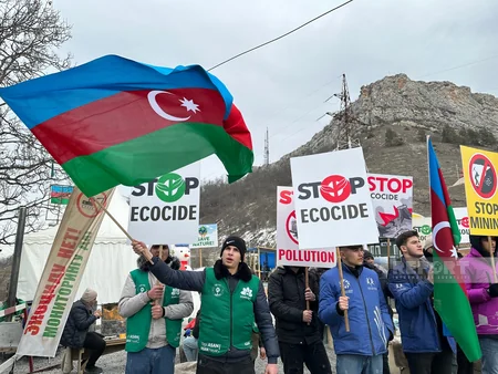 На дороге Ханкенди-Лачын продолжаются протесты, активисты призывают положить конец экотеррору