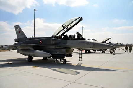 ​Azərbaycan və Türkiyə qırıcıları düşmənin strateji obyektləri məhv edib