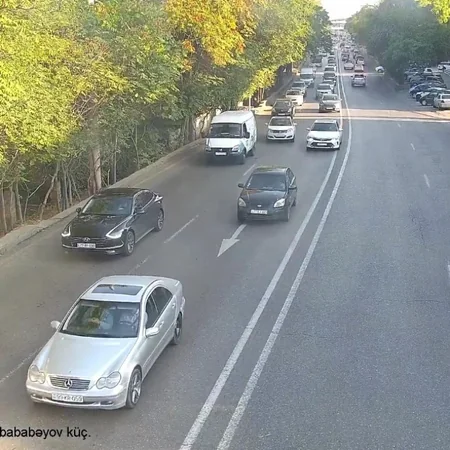 Bakının bir sıra yollarında tıxac yaranıb - SİYAHI