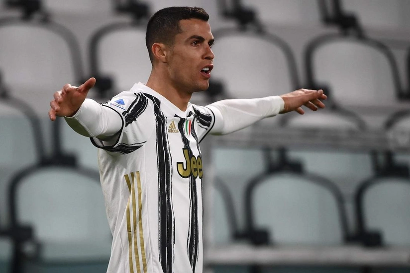 Ronaldu Yuventus azarkeşləri ilə vidalaşıb