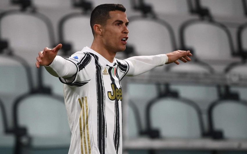 Ronaldu Yuventus azarkeşləri ilə vidalaşıb