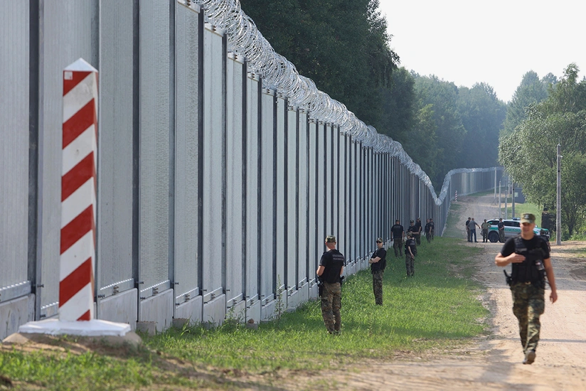 Poland calls on Germany to send troops to NATO's eastern border