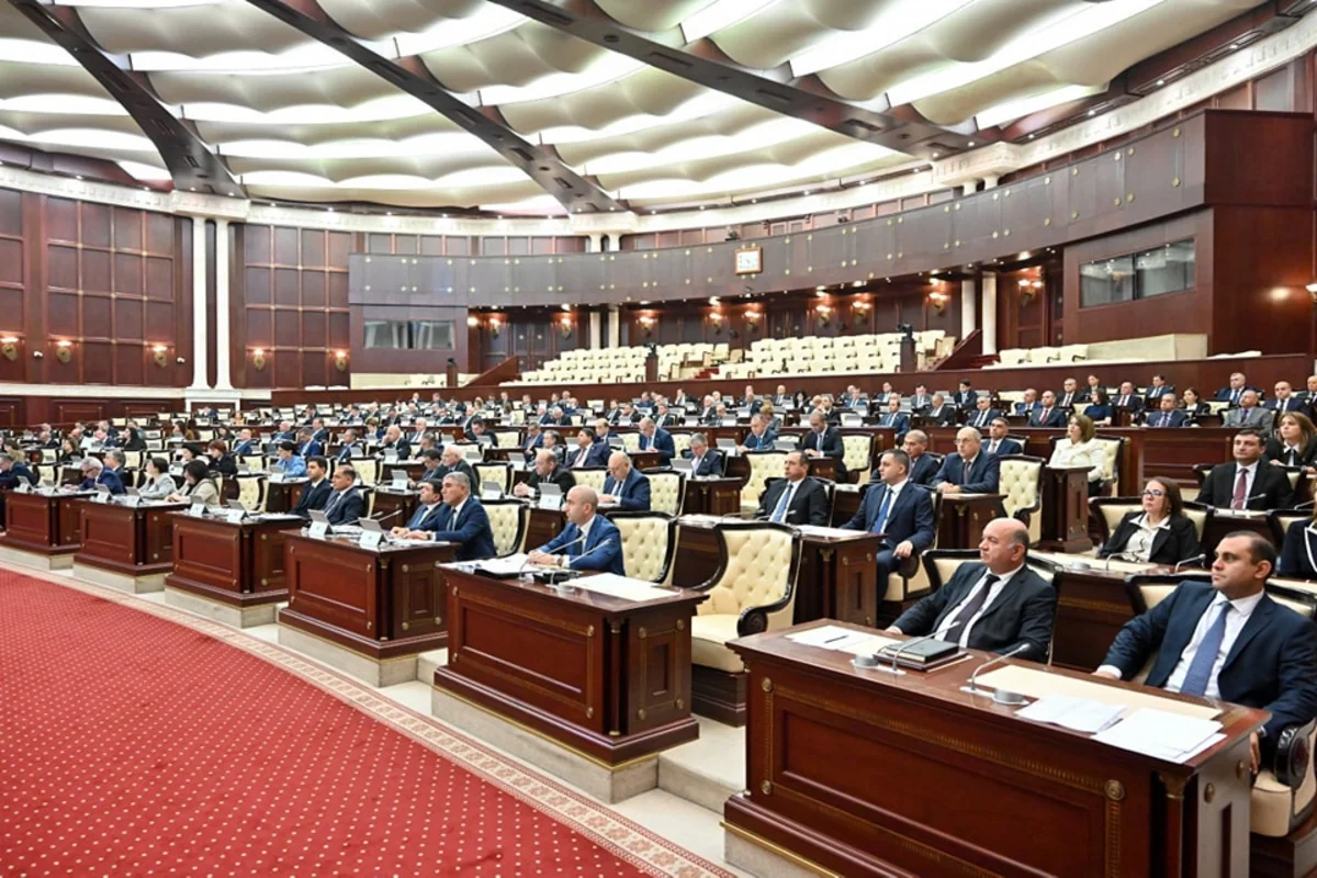 “Korrupsiyaya qarşı mübarizə haqqında” qanuna dəyişiklik ilk oxunuşda təsdiqlənib