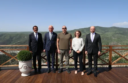 Prezident İlham Əliyevə Laçın şəhərinin Baş planı təqdim olunub