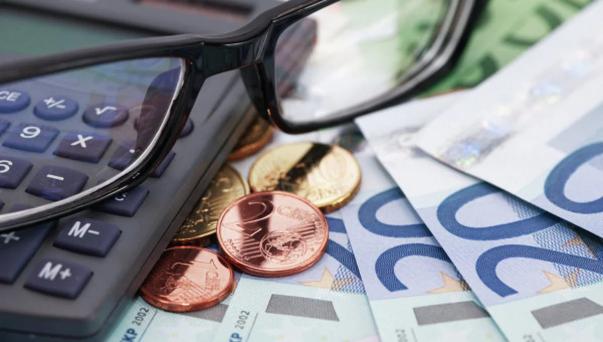 Армянская валюта за день обесценилась к евро на 3,1%