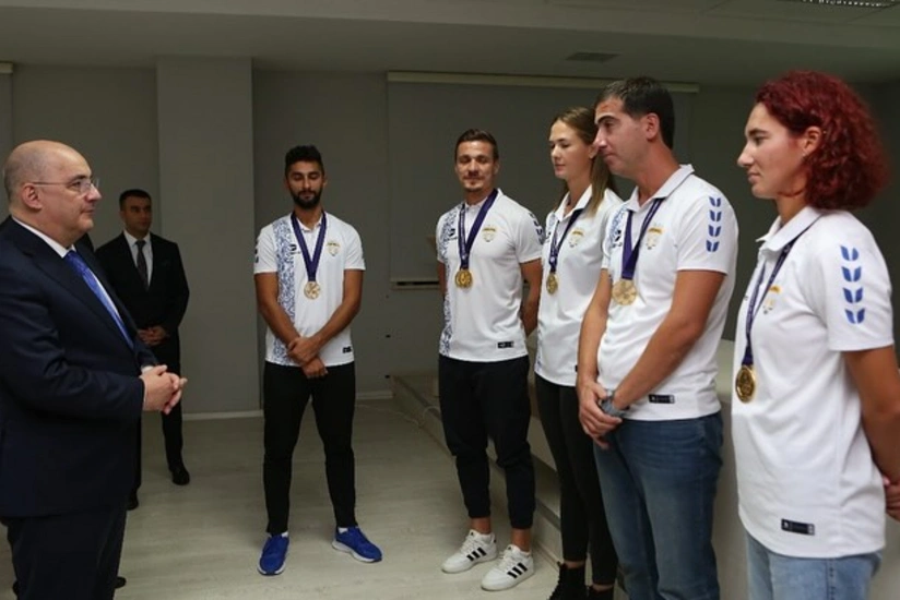 Şahin Bağırov Avropa Kubokunun qalibi olmuş “Azərreyl” klubunun üzvləri ilə görüşüb