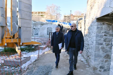 Prezident Şuşada Aşağı Gövhər Ağa məscidində aparılan bərpa işləri ilə tanış olub - YENİLƏNİB