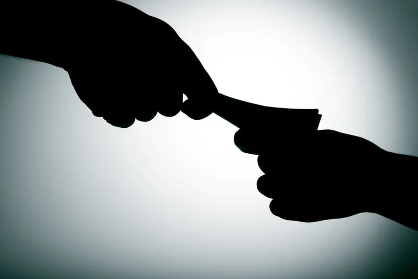 Gömrük Komitəsinin rüşvət alarkən tutulan polkovnikinin məhkəməsi başlayıb
