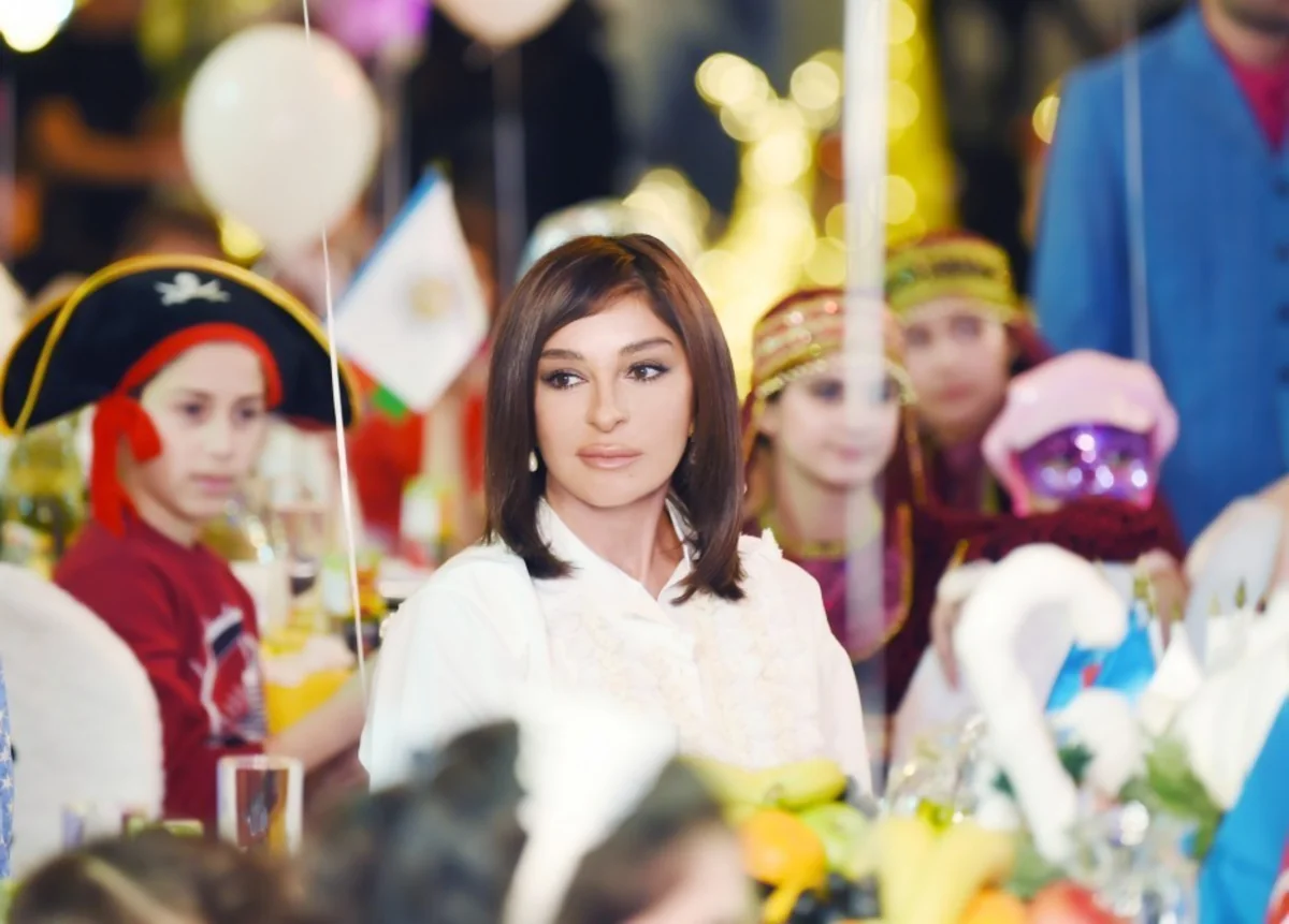 Heydar Aliyev Foundation arranges traditional New Year party for children