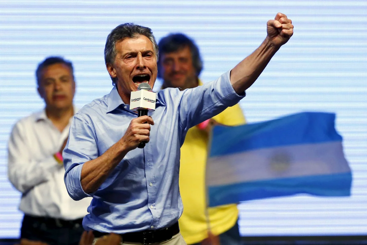 Argentina prezidenti qızı ilə oynayarkən qabırğasını qırıb