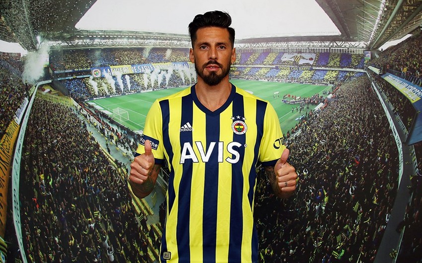 Fənərbağça argentinalı futbolçu ilə müqavilə bağladı