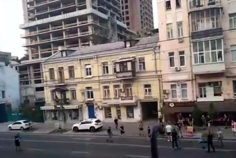 В Киеве подрались фанаты Динамо и Аякса - ВИДЕО