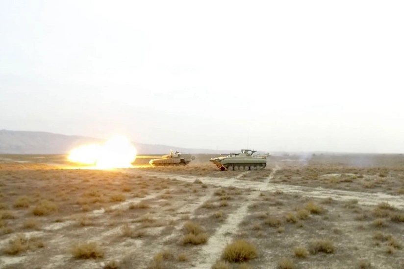 Azərbaycan ordusunun hərbi birliyində döyüş atışlı təlim keçirilib - VİDEO