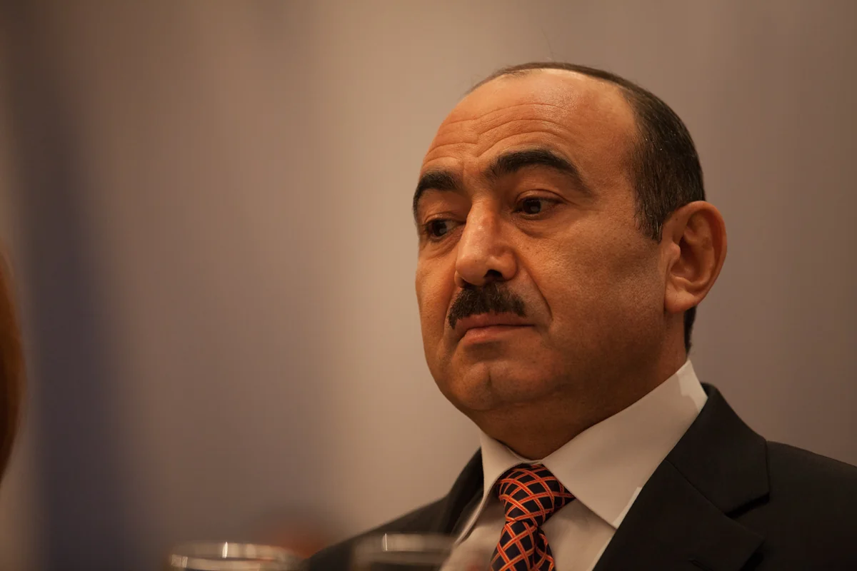 Əli Həsənov: “Xədicə İsmayılova konkret cinayət əməlində şübhəli bilinib və məhkəmənin qərarı ilə həbs olunub”