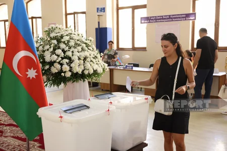 Azərbaycanda 1 milyondan çox seçici səs verib - FOTOREPORTAJ
