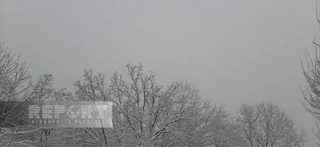 Şuşaya qar yağır, yollar təmizlənir 