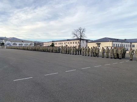 Начальник Генштаба проверил боеготовность расположенных в высокогорье воинских частей в приграничных с Арменией районах