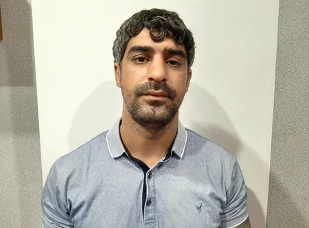 Bakının mərkəzində polisə silahlı müqavimət göstərən şəxslərə cinayət işi başlanılıb - VİDEO - YENİLƏNİB