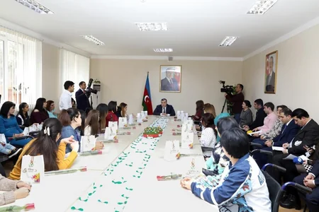 Qadınlar günü münasibətilə Peşə Reabilitasiya Mərkəzindəki xanımlarla görüş olub