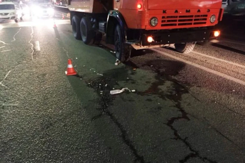 Ağdaş-Yevlax yolunda KaMAZ piyadanı vurub, vəziyyəti ağırdır