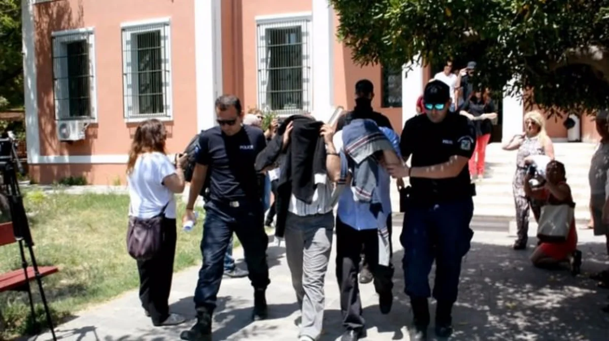 8 pro-coup soldiers fled from Turkey to Greece, named