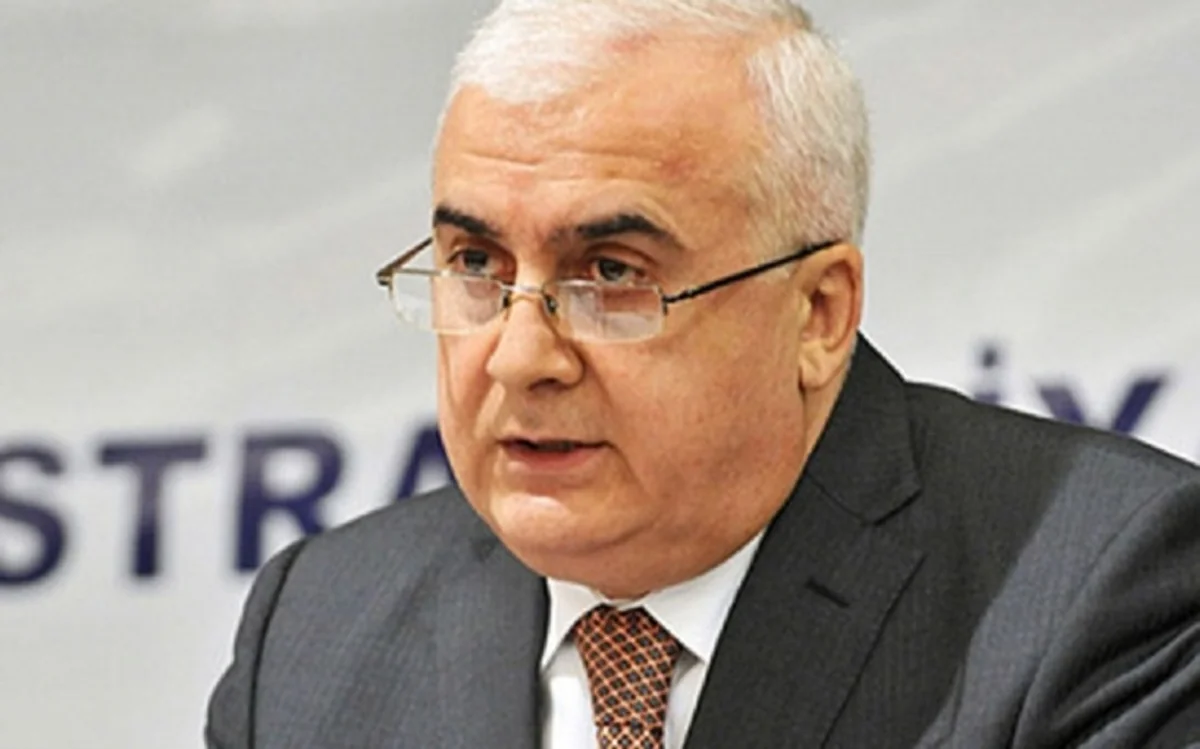 İsmət Abasov: Azərbaycanın coğrafi mövqeyi səmərəli nəqliyyat dəhlizi olmağa imkan verir