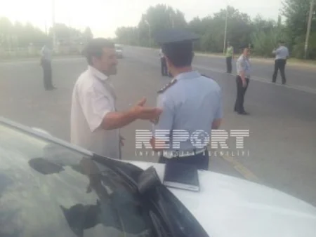 Avtomobilinə şüar yazan sürücü cərimələnib - FOTO