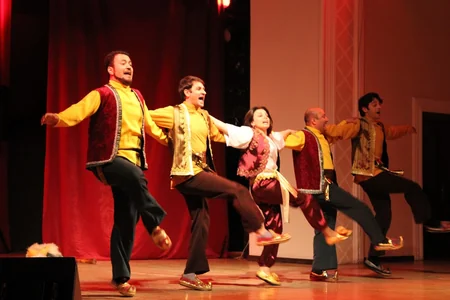​Azərbaycanın özəl teatrının yeni - Tıq-tıq xanım tamaşasının premyerası olub - FOTO