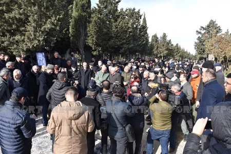 Tanınmış ictimai xadim Ramiz Abutalıbov dəfn olunub