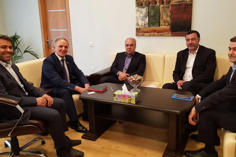 İranın nazir müavini Mətbuat Şurasında olub