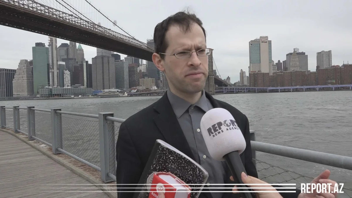 Amerikalı gənc Azərbaycan dilini öyrənir