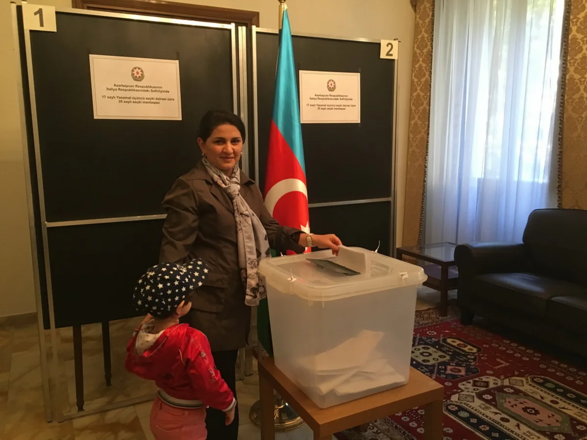 Romadakı seçki məntəqəsində səsvermə başa çatıb