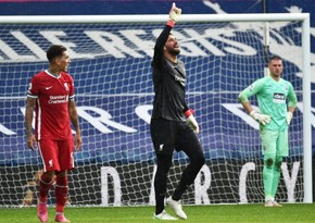 Liverpulun qapıçısı tarixi qolunu mərhum atasına həsr etdi 