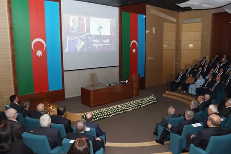 Maliyyə Nazirliyində Heydər Əliyevin 100 illik yubileyi qeyd olunub