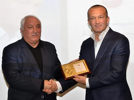 2015-ci ildə idman sahəsində fərqlənənlərin mükafatlandırma mərasimi keçirilib