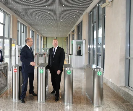 Prezident İlham Əliyev metronun əsaslı şəkildə yenidən qurulan “Bakmil” stansiyasında yaradılan şəraitlə tanış olub - YENİLƏNİB