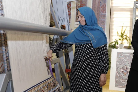 “Xarıbülbül” eksklüziv, limitli kolleksiyasına daxil olan xalçaların kəsim mərasimi keçirilib