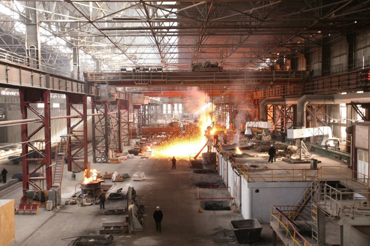 Gürcüstanda iri metallurgiya zavodu işini dayandırıb
