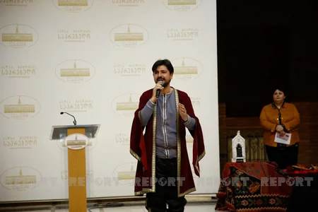 Tbilisi Şəhər Şurasında Azərbaycan dilində şeirlər səsləndirilib