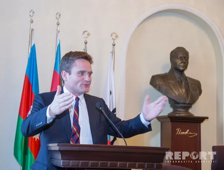 SOCAR-da neftçilərə orden və medallar təqdim olunub