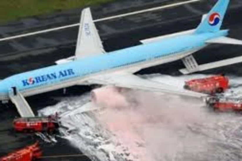 В токийском аэропорту загорелся двигатель лайнера Korean Air