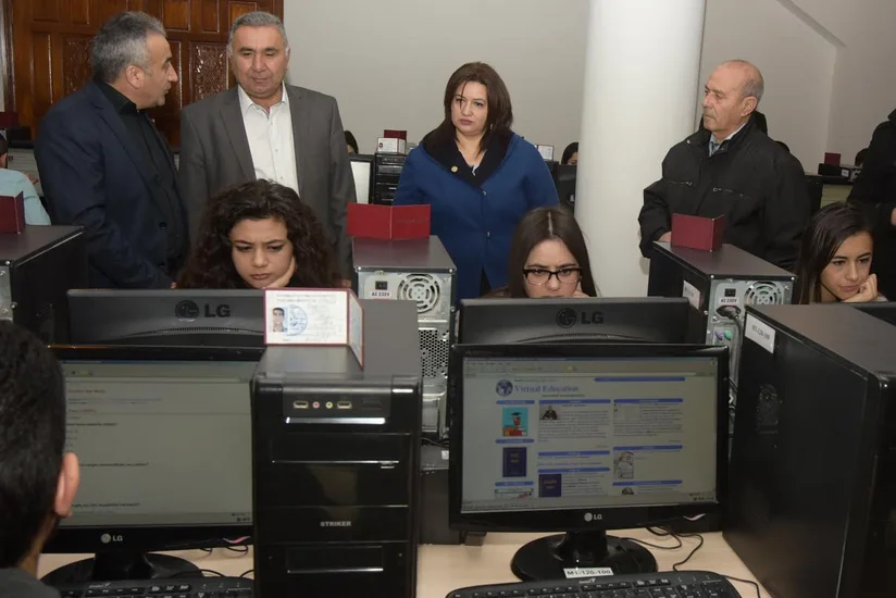 ATU-da ilk dəfə valideynlər imtahanların gedişini izləyib