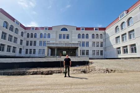 President Ilham Aliyev views construction progress of secondary school No 1 in Shusha